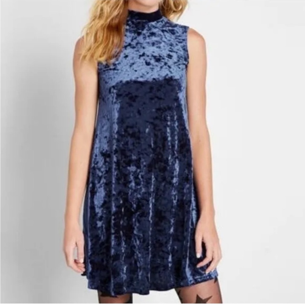 BOGO SALE 🎉 ModCloth PureLuxe Velvet Swing Dress size Large